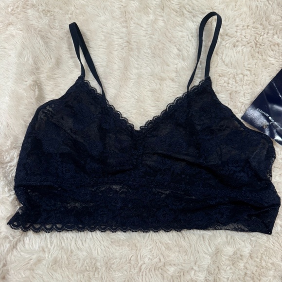 Navy laced bralette - Picture 1 of 1